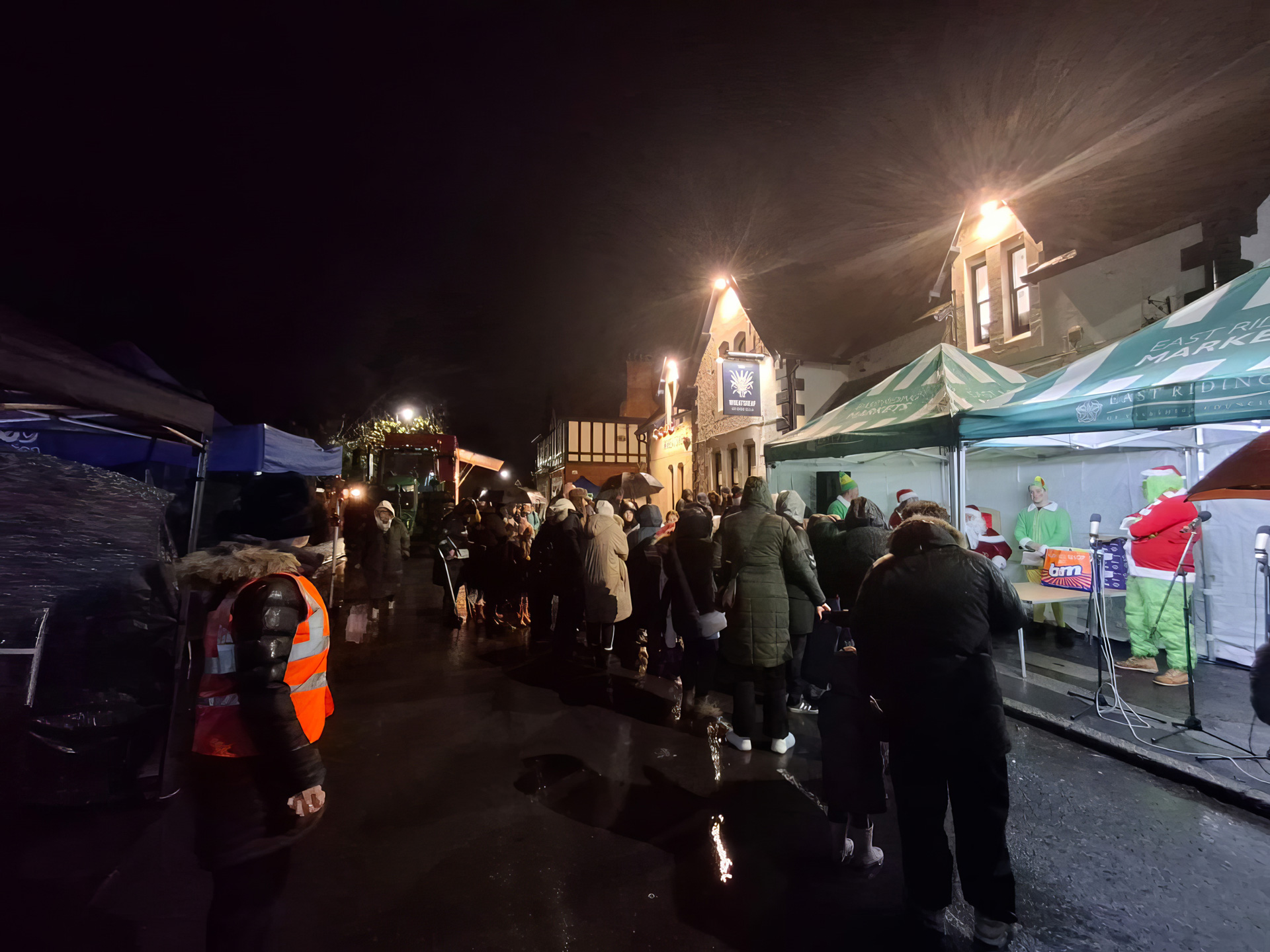 kirk ella west ella christmas lights switch on 2025